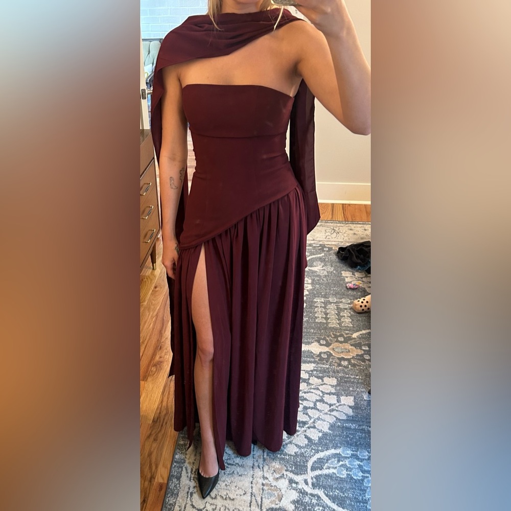 NWT - Never Worn - Maliyah Maxi Dress - Cherry Lacquer - Small - Picture 2 of 8